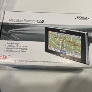 Magellan GPS 4250 with car mount